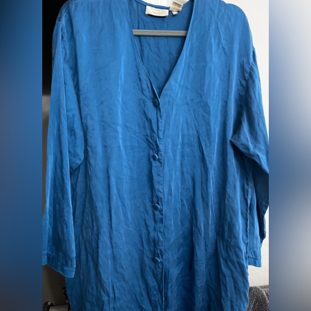 Victoria's Secret 💯% Silk Beautiful Top